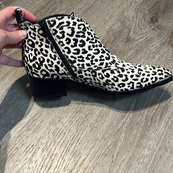 Marc Fisher LTD x Elizabeth Sulcer Yanilaly Calf Hair Bootie NWT - Picture 4 of 8